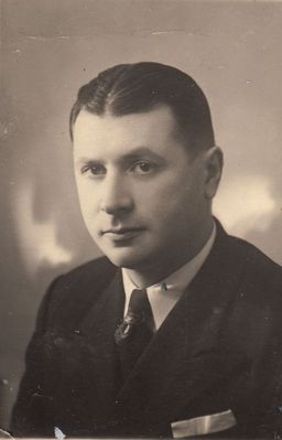 Jakob Pavlovski (1910-1944)
