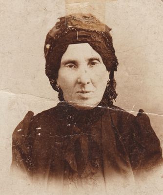 Rebbetzin Raine Gurevitsch (1838-1922)
Wife of Rabbi Raphael Gurevitsch
Keywords: [Religion]