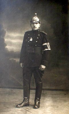 Fireman Ruven (Robert) Klaus
Keywords: [K]