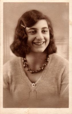 Sara Teitelbaum (1910-1941)
Keywords: [T]