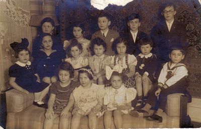 Tallinn - 1934. Jewish Kindergarten ~ 1934, Tallinn
Left to right.
Bottom: ?, Aviva Mirvits, Ruth Migdal
Middle: ?, Inna Gens, Hanni Usvanski, Aviva Minkov, ?, ?, Jossi Pakkin
Top: ?
