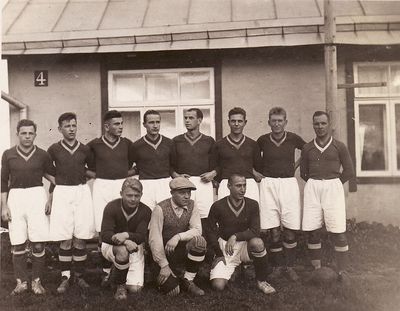 T.P.K. "Olümpia" - 1932
5th from left - Josif Pakkin
