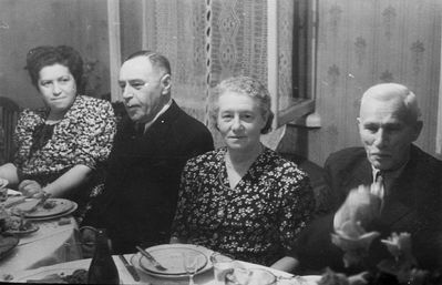At Rubinstein's wedding in 1950, Viljandi
Left to right:
Rebeka (Riput) Brin (Goldberg), Dr Markus Brin, Sara Eitelberg (Skutovisch), Ruben (Rudolf) Eitelberg
Keywords: [E] [B]
