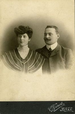 Wulf Krakusen and Olga Krakusen (Bernstein)
