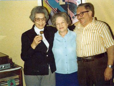 Gina Saliamonas (Hecker, nee Hirschovitsch / Hirschowitz), Sylvia Meiertal (Hirschovitsch) and Ralph Hershaw (Hirschovitsch) in 1977
