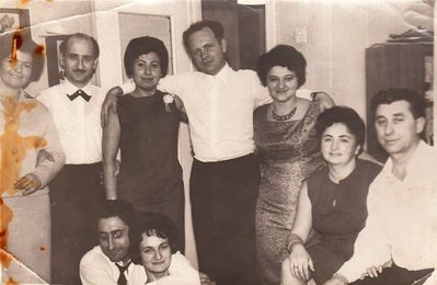 Tallinn company - 1960's
Left to right: Ita Bassel, Naftoli Bassel, Nelja Barabaner (?), Hanon Barabaner, ? Medzukas, Fira Umanski (?), Semjen Umanski 
At bottom: Semjen (Solomon) Olivson and Abira Olivson (Bachmat)
Keywords: [B] [U] [O]
