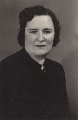 Jakobson (Lutrin) Gitta (1895-1978) - dentist
