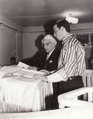 Ilja Dubin in Synagogue
