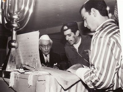 Ilja Dubin in Synagogue
