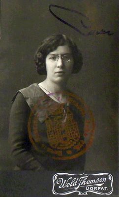 Davidson (Lenzner) Roche-Lea  (1886-?). 1913.
Dentist
Keywords: [medics]