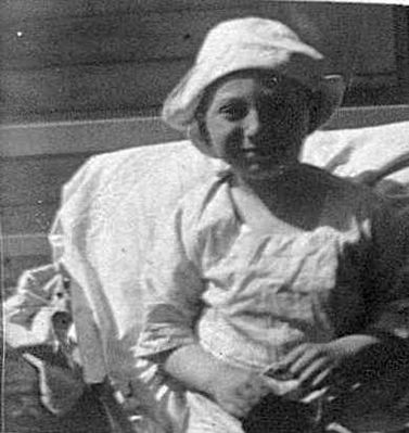 Elin Fedor (Fischel) 1915-?
Ill. Went with mother to Germany in 1920
