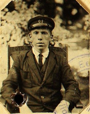 Behr Asnovitsch (1903-?)
