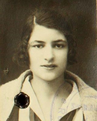 Dina Bass (1906-1932)
