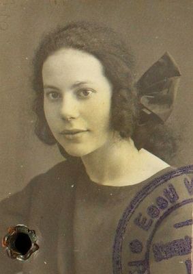 Mascha Boruchstein (1910-?)
