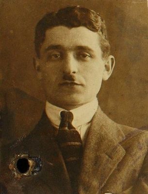 Aron Grusin (1892-1941 [img]http://muuseum.jewish.ee/md.gif[/img])
