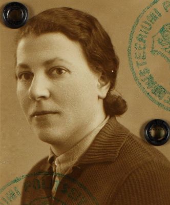 Beila Blanda Racov (Hirschfeld) (1902-1983)
Keywords: [R]