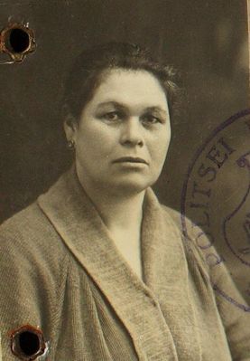 Slata Itskovitsch (Stupel) (1875-?)
Keywords: [S]