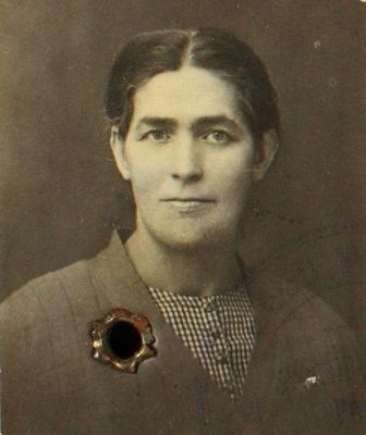 Hene Muschkat (Kaplan) (1885-?)
Keywords: [K]