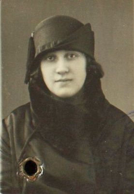 Simona Ratner (Papkov) (1905-1928)
