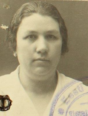 Anna Sahodnik (Teitelbaum) (1886-?)
Keywords: [T]