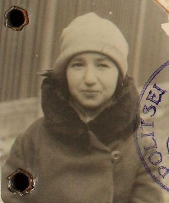 Bella Michla Temin (1913-1998)
