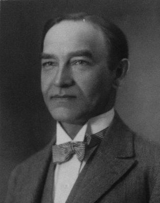 Boris Makovsky (1873-1941  [img]http://muuseum.jewish.ee/md.gif[/img])
Director of the Tallinn Paper factory
