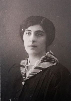 Herzenberg (Flaks) Bella (1894-1981)
