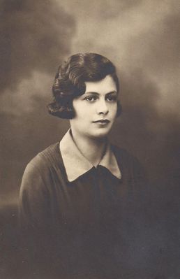 Ester Pasternak (Pakin, nee Hirschovitsch)
Keywords: [H]