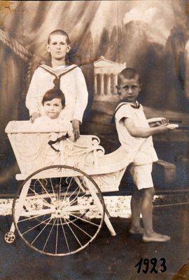 Giniziski in 1923
By age: Aleksandr, Michael and Simon (Senja) 
