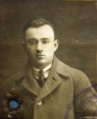 Isak Dubrovkin (1901-1941) [img]http://muuseum.jewish.ee/md.gif[/img]
