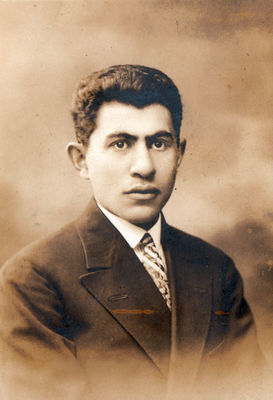 Schadzunski Abram (1906-1993). Veterinarian.
Keywords: [medics]