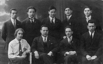 Maccabi Tartu vaad (Board) 1924
Left to right.
Sitting: Pesse Kruskal, Boris Kropman, Jossif Usvanski, B. Bakscht
Standing: Flaks, Benno Epstein, Abram Kropman, Sh. Kaplan, Isak Furmanski 
