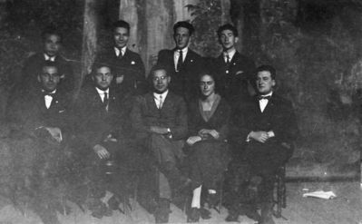 Maccabi Tartu vaad (Board members) - 20/4/1924
Left to right.
Standing: Scheivitsch, David Pasternak, Josef Usvanski, Shura Kaplan
Sitting: Blumberg, Abram Kropman, Boris Kropman, Pesja Kruskal, I. Harhat

