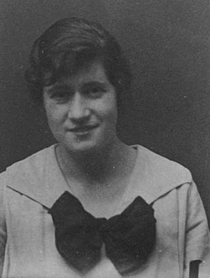 Krentschitsky (Klompus) Rosa (1896-194x [img]http://muuseum.jewish.ee/md.gif[/img])
