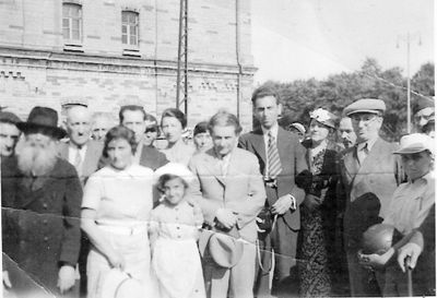 Farewell from the teacher Abram Kosotski going to Palestine. Tallinn, June 1936
In front left to right: Salman Kasif (Kosotski), Tamara Kosotski (Tscherny), Shlomit Dekel (Kosotski), Abram Kosotski
Keywords: [K]