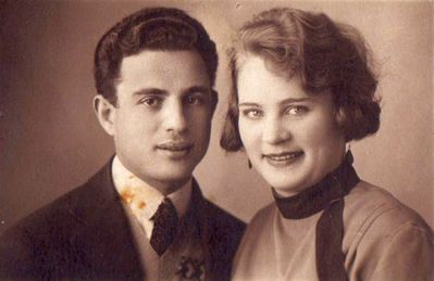 Markus Dubrovkin [img]http://muuseum.jewish.ee/md.gif[/img] with unknown
Keywords: [unknown]