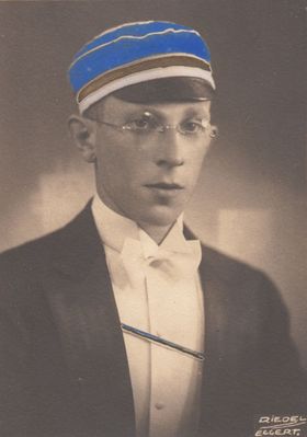 Wulf (Willi) Usvanski. 30.6.1932
Keywords: [U]