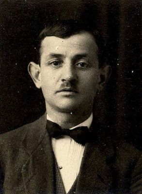 Mogilkin Isak (1892-1941 [img]http://muuseum.jewish.ee/md.gif[/img])
