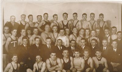 Pärnumaa championship in weightlifting 1930.
First row from bottom. 3d from left - Salman Haitov;
Third row, 8th from left Rubin Teitelbaum.
