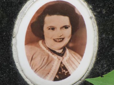 Edith Lutrin (Tsirinski) (1905-1969)
