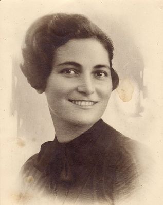 Zilla Gruber (Schapiro) Narva, 1932
