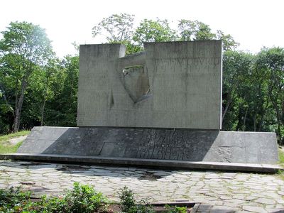 Kuressaare 1. Memorial to the victims of nazis
