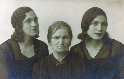 Riva Strassman (Olschvang), Pere Olschvang, Sonja Olschvang
