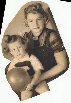 Marjascha Schein (Schulmann) [img]http://muuseum.jewish.ee/md.gif[/img] with Maks Schein [img]http://muuseum.jewish.ee/md.gif[/img]
