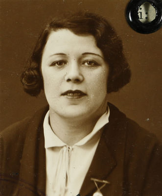 Tschesno Ester (1893-1941 [img]http://muuseum.jewish.ee/md.gif[/img])
married/divorced Klaus and Shukov
