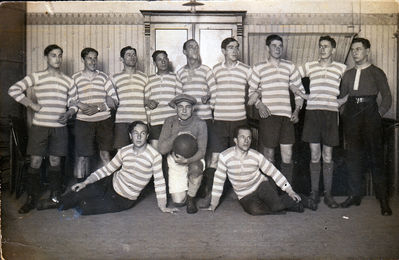 Jewish football team. ~1923
Standing third from right Ore Pakkin.
