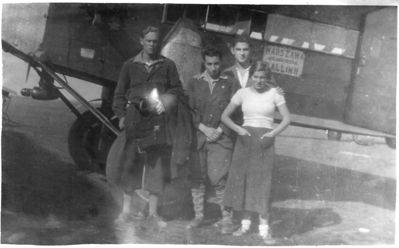 Airplane Warszava - Vilnius - Riga - Tallinn
S. Rybak with friends before bording the plane to Tallinn. 1934
